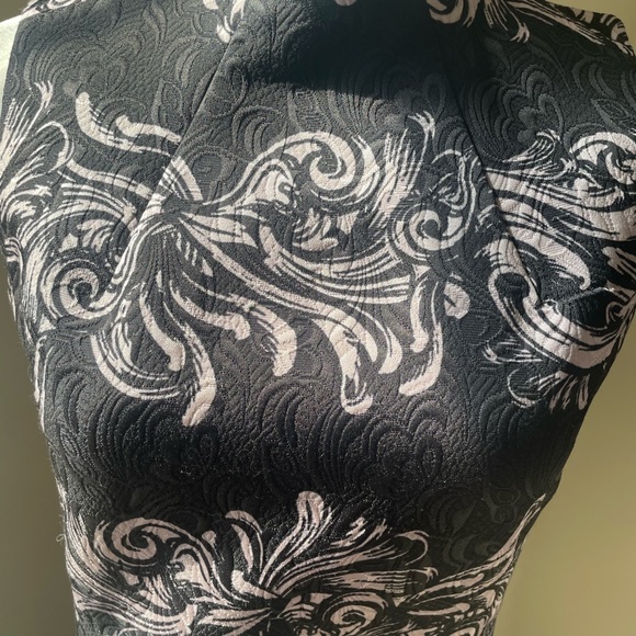 H&M Black Brocade Sleeveless Dress Size 6 - Picture 3 of 4